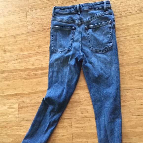 Ripped Jeans - Forever 21 - Picture 3 of 5